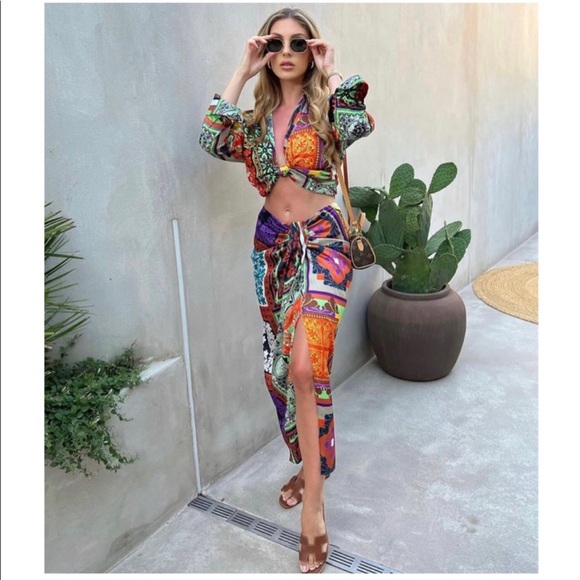 Zara Other - NWT Zara 2 Piece Cropped Printed Blouse and Knotted Skirt Set